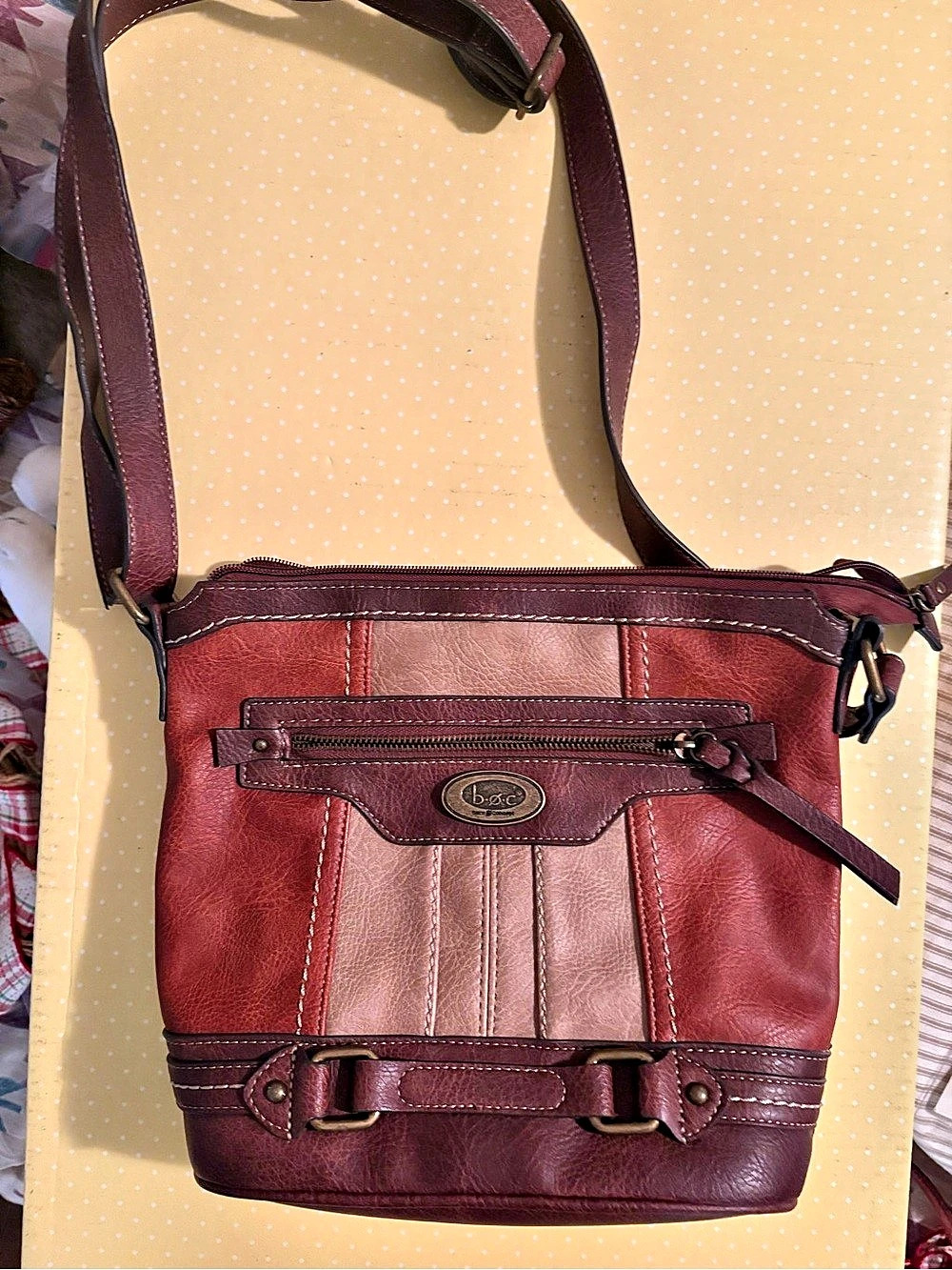 b.o.c Shoulder Bag in Red & Brown